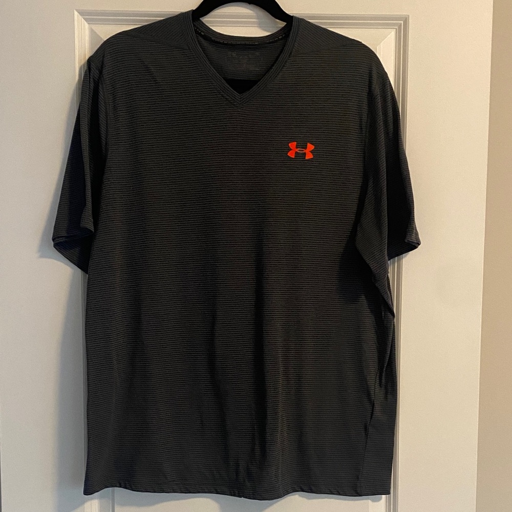 Under Armour Men's Charcoal Stripe V-Neck Tee Size L Large